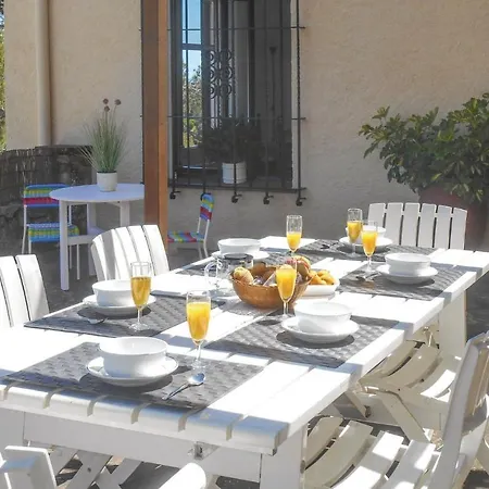 Stunning Home In Tossa De Mar With 3 Bedrooms And Wifi بيت للعطل