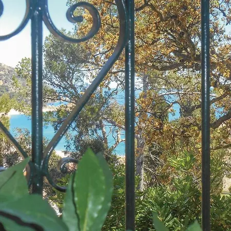 Feriehus Stunning Home In Tossa De Mar With 3 Bedrooms And Wifi *